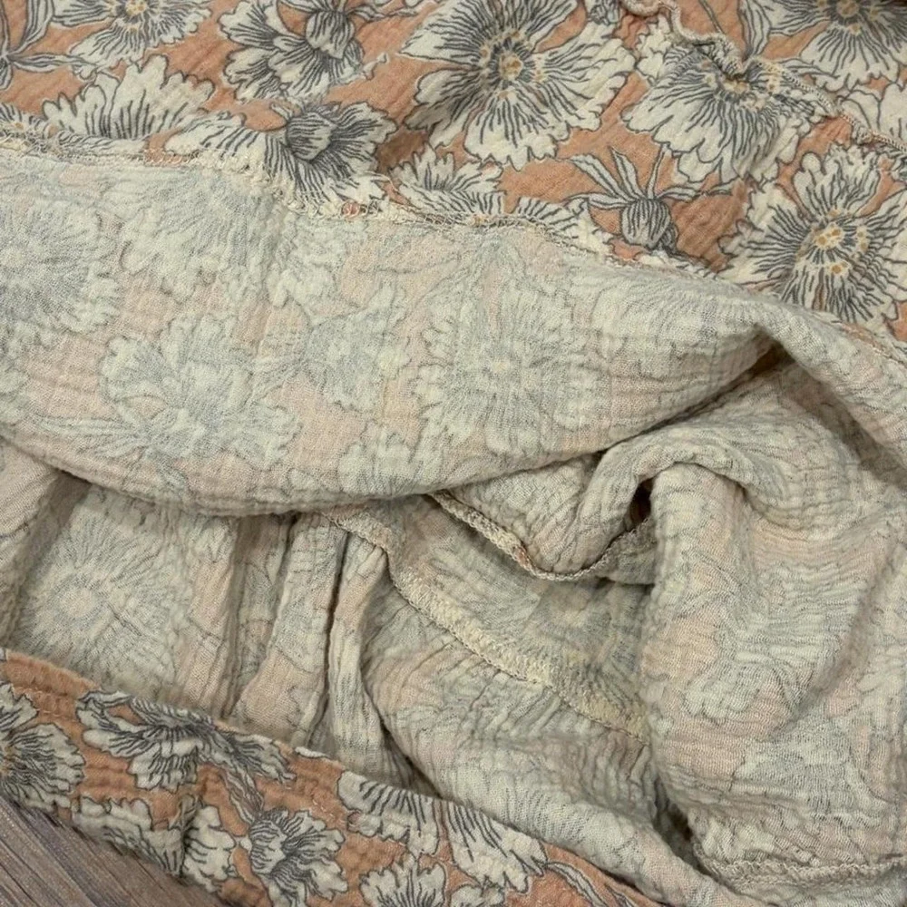 Rabbit & Bear 6T Organic quilted Dress with white and gray floral boho print